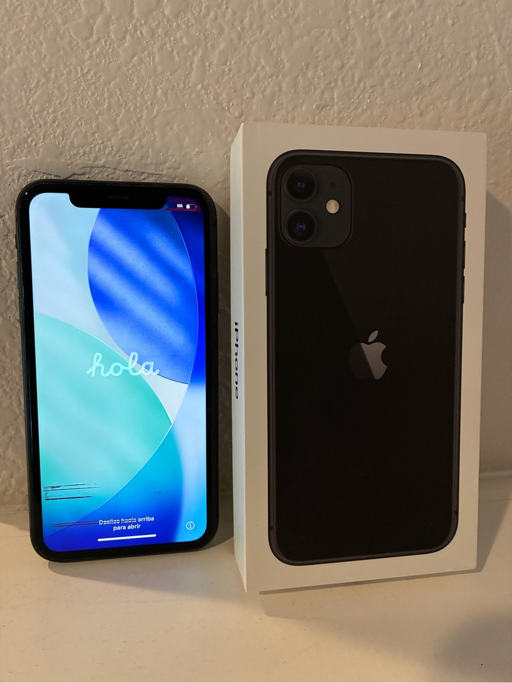 Apple iPhone 11 - 128GB - Unlocked (Read)